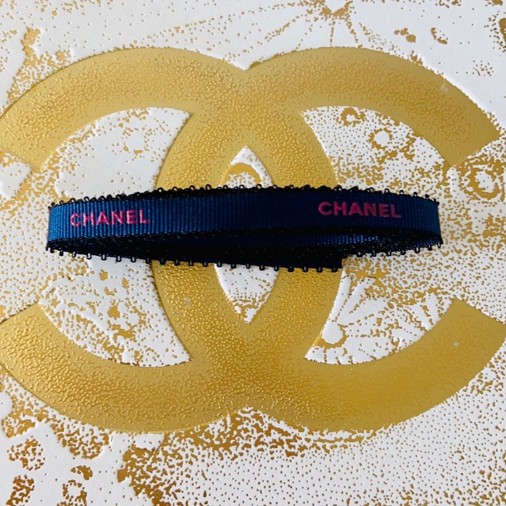 CHANEL Blue Color With Pink Embossed Lettering. - Picture 8 of 9